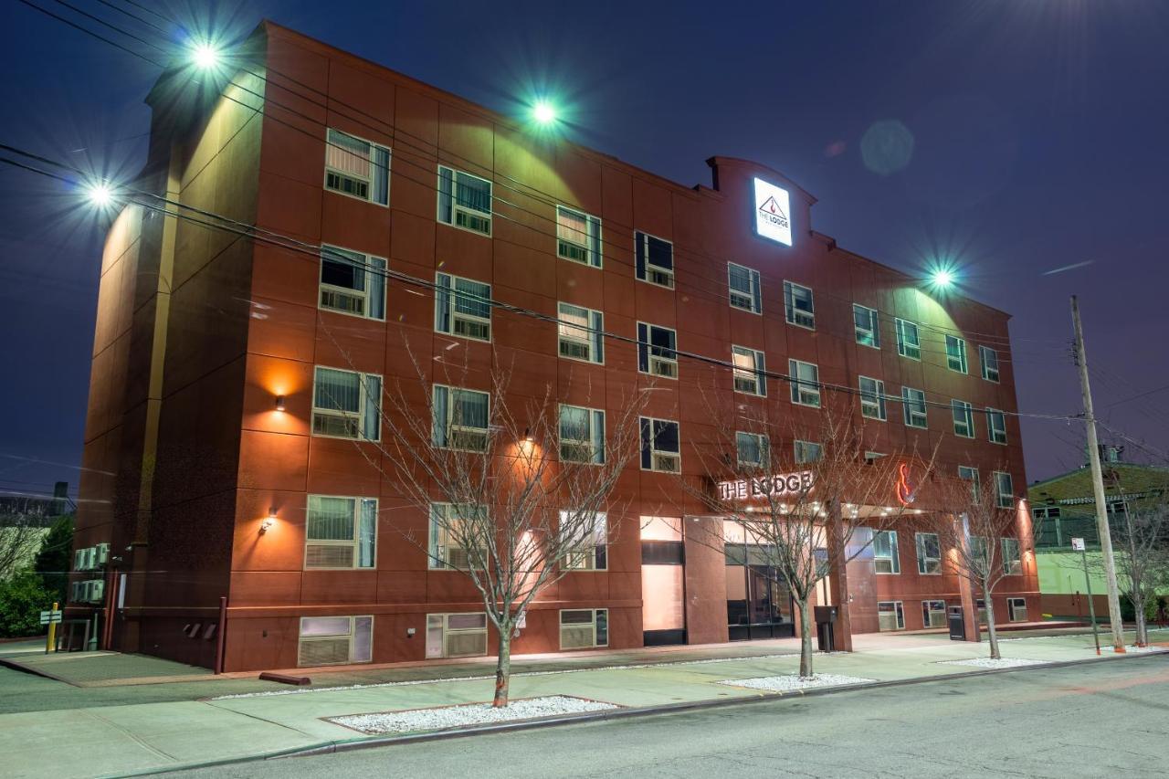 Hotel The Red Hook 3*