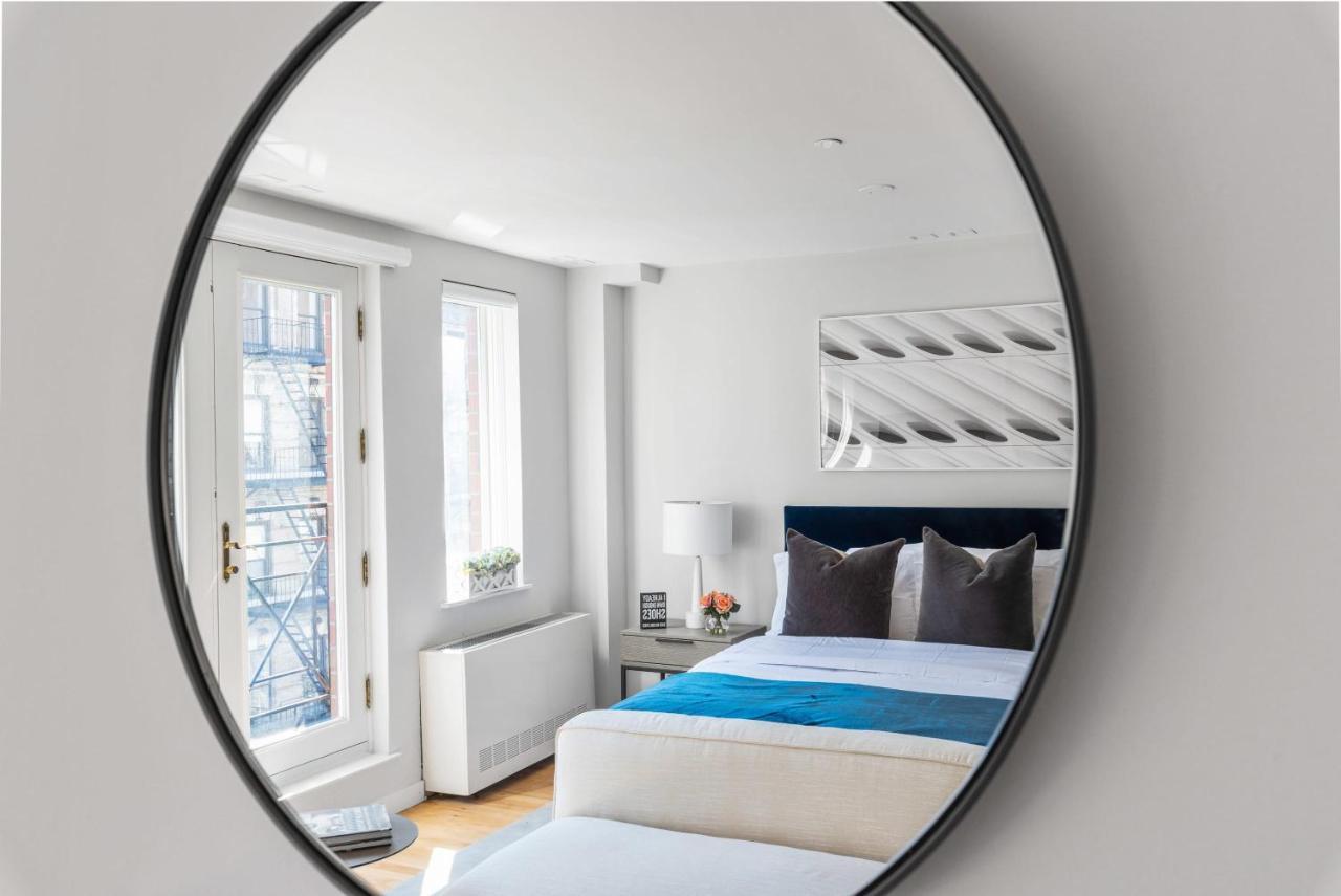 Modern Studio With Charming Juliet Balcony In Upper East Side Holiday home
