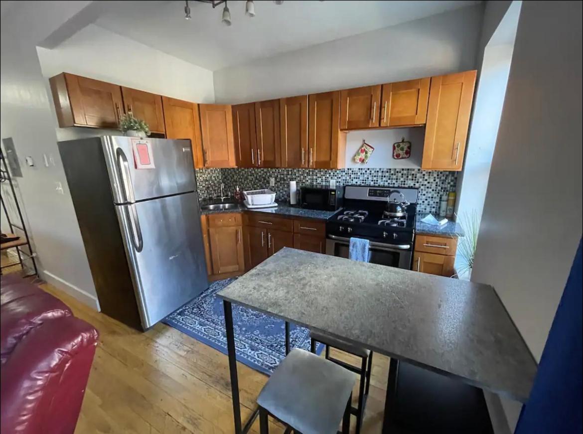 Gem. Williamsburg 2 Bedroom. Apartment *
