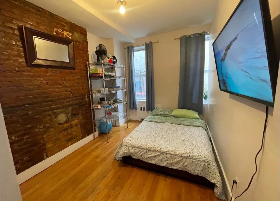 Gem. Williamsburg 2 Bedroom. New York