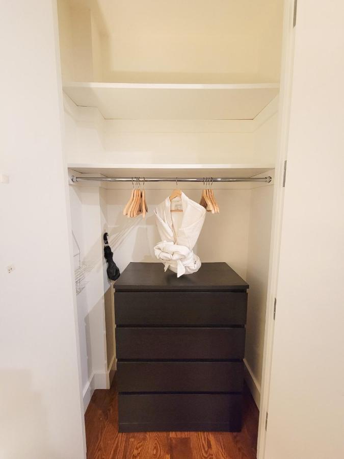 Private In A 4 Big 4 Apartament Green Point Homestay *