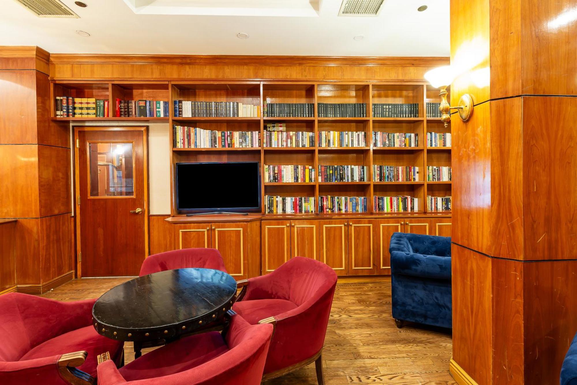 Hotel St. 2*