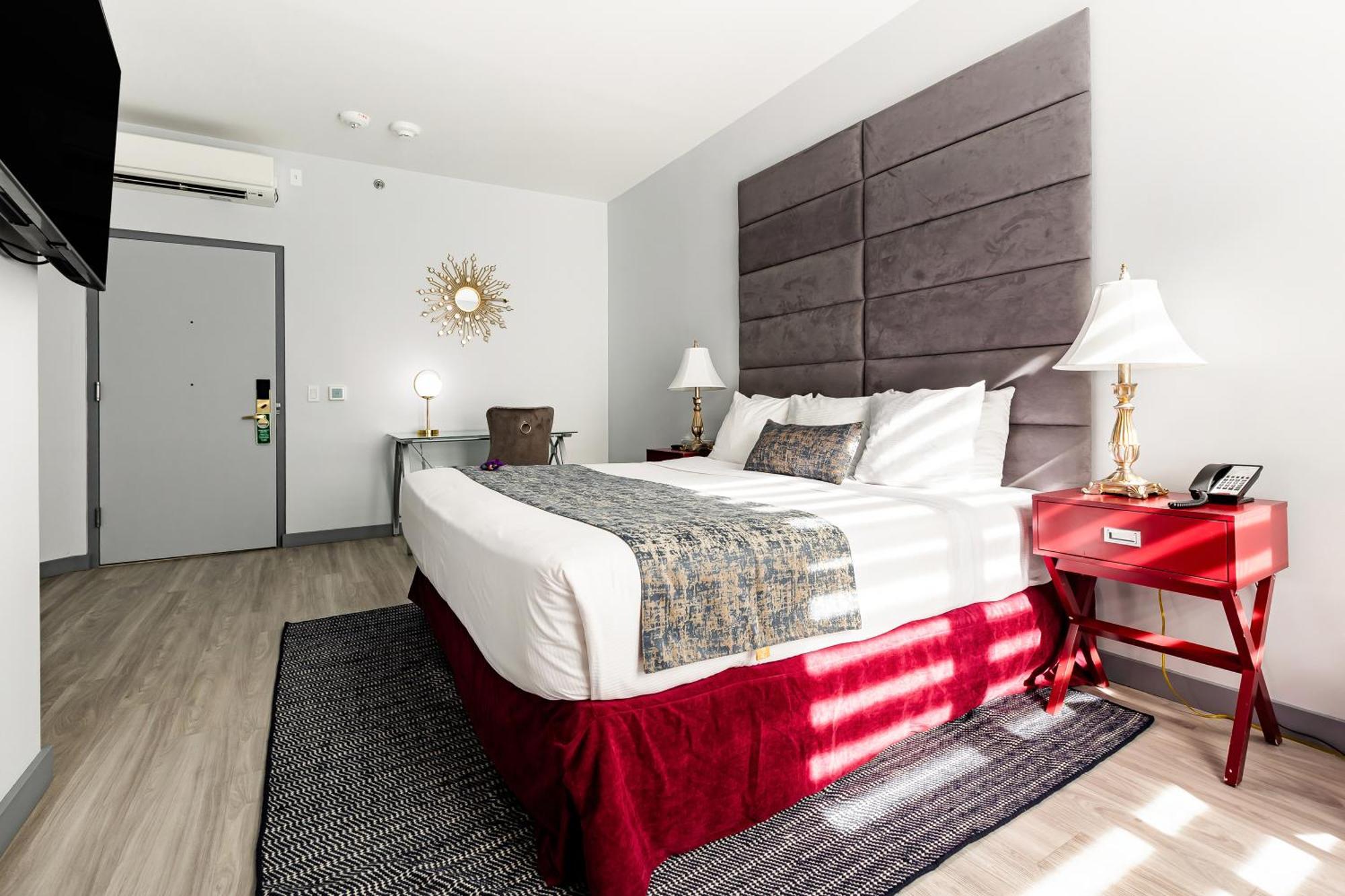 Hotel St. 2*