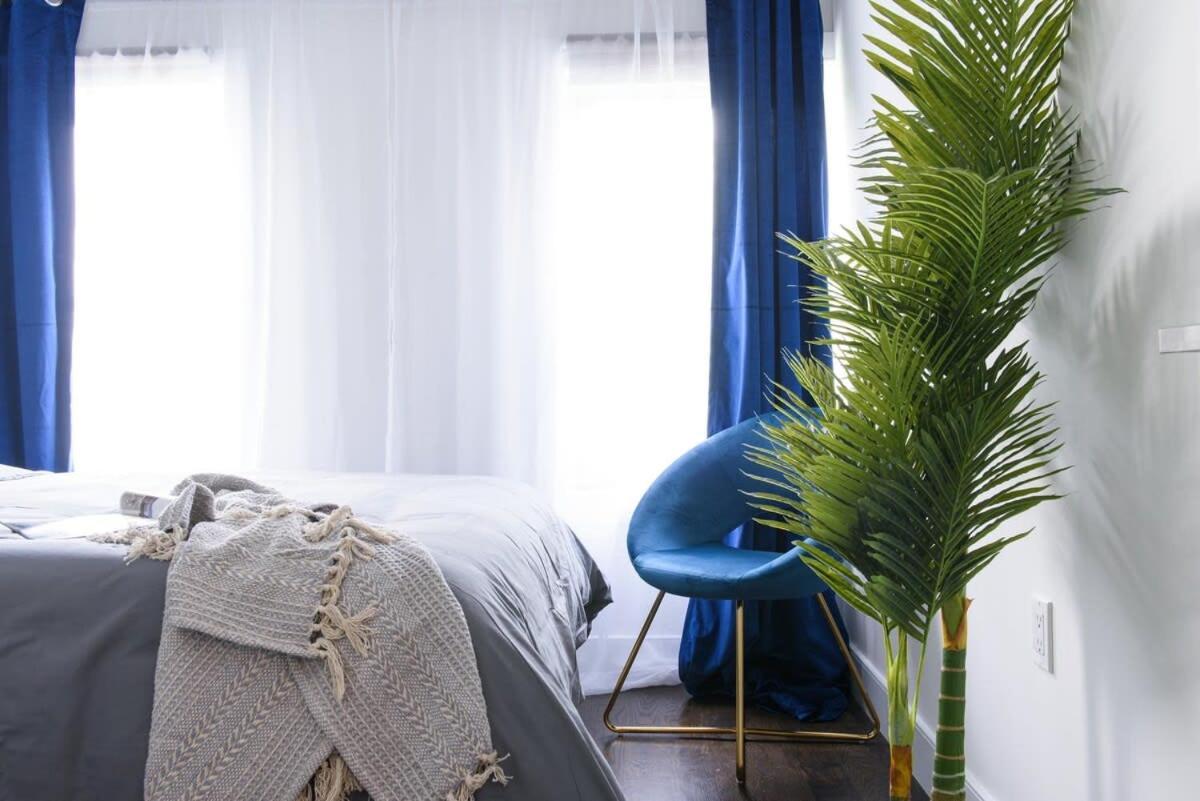 39-3 Newly Renovated 3 Bedroom Prime Midtown Sleeps 6 Apartment *