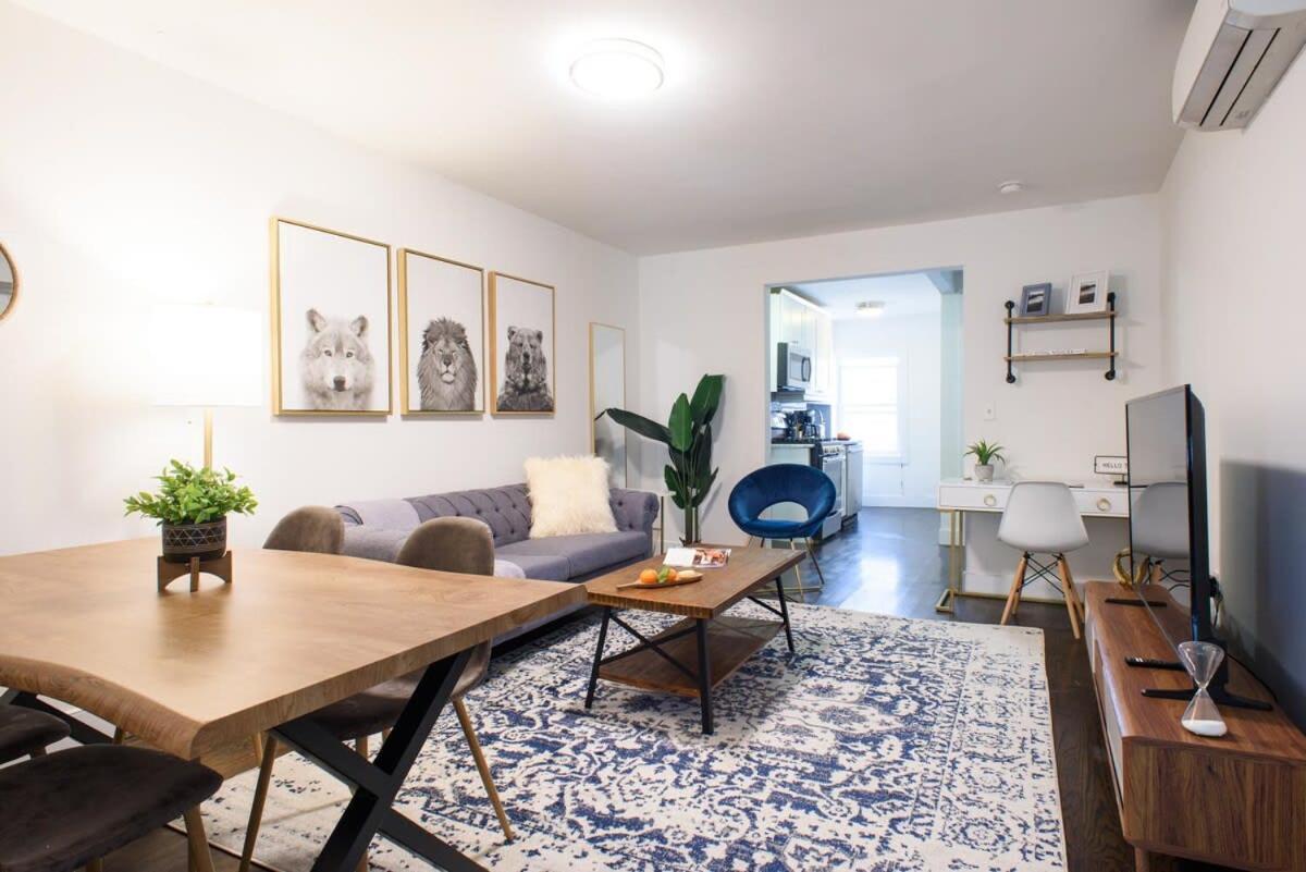 39-3 Newly Renovated 3 Bedroom Prime Midtown Sleeps 6 *