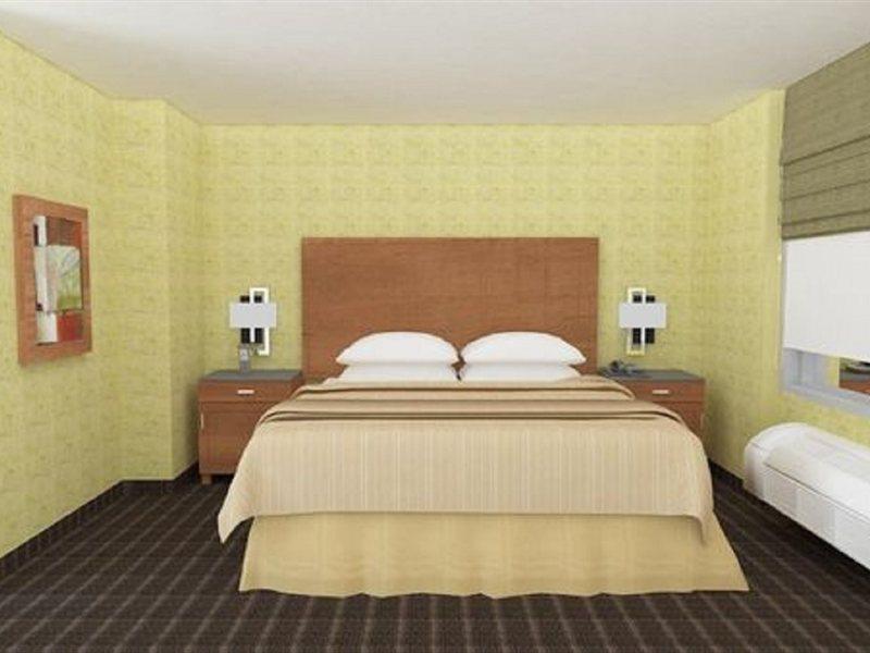 Express Manhattan Midtown West By Ihg Hotel 3*