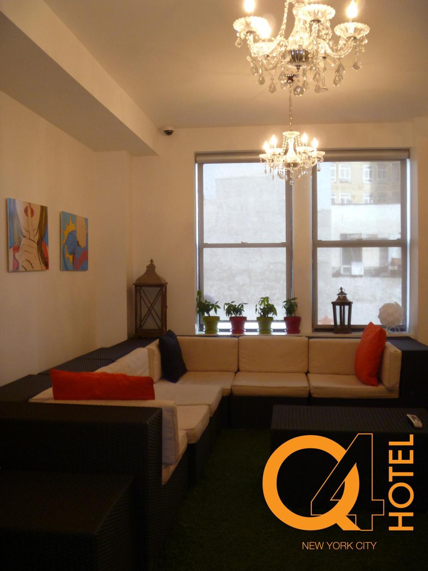 Hostel Q4 And New York