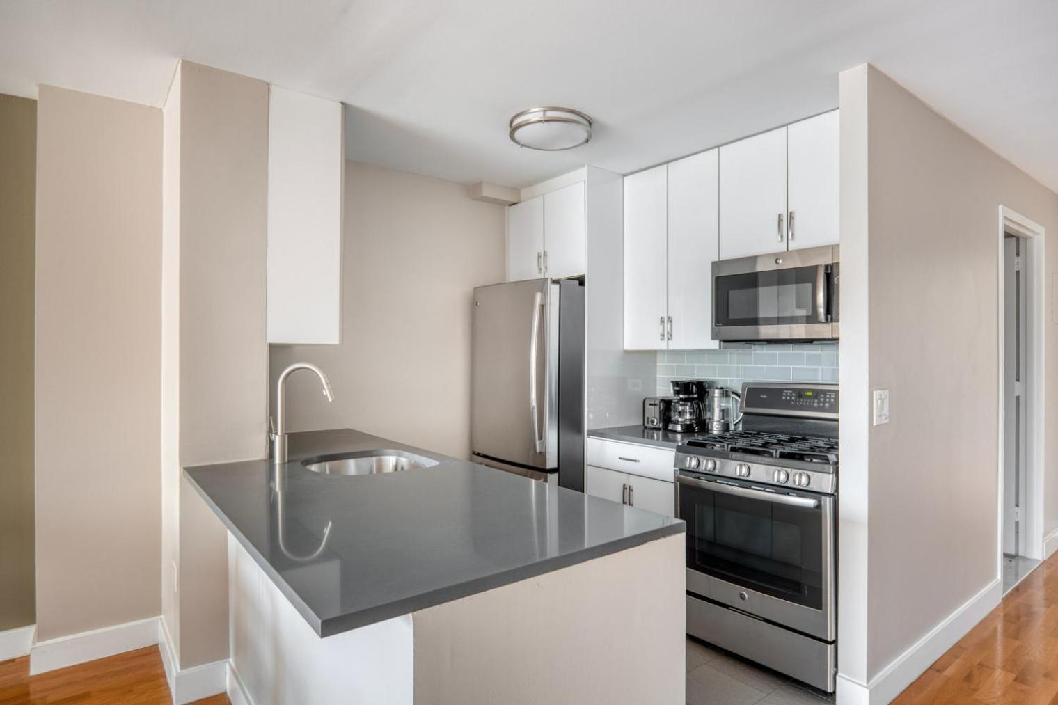 Uws 2br W Gym Doorman Elevator Nr Park Nyc-1047 Apartment *