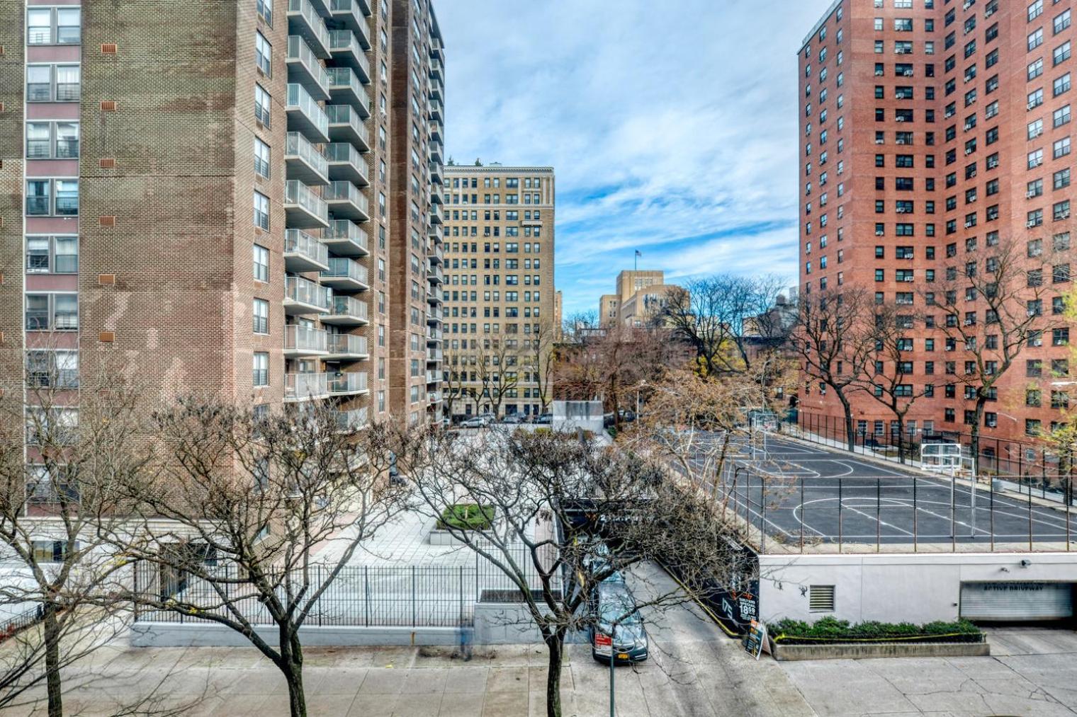 Uws 2br W Gym Doorman Elevator Nr Park Nyc-1047