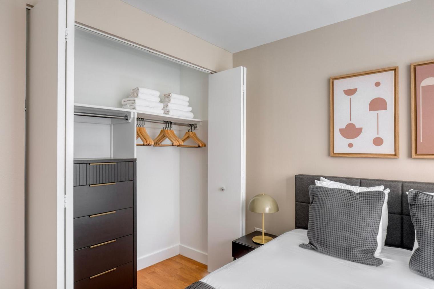 Uws 2br W Gym Doorman Elevator Nr Park Nyc-1047 Apartment *