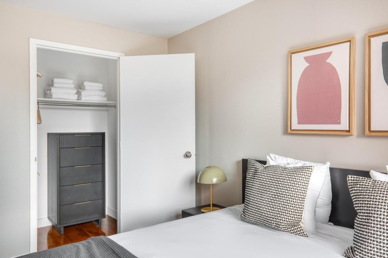 Uws 2br W Gym Doorman Elevator Nr Park Nyc-1047 Apartment *