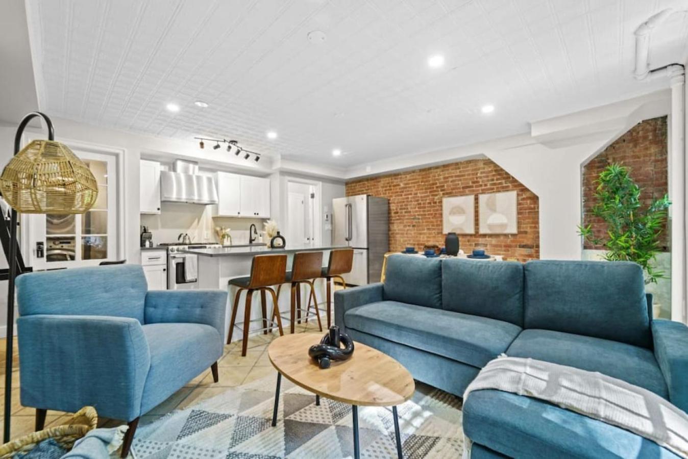 Newly Renovated 2br W Rare Private Backyard And Bbq New York