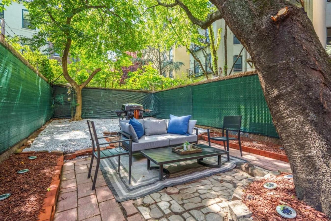 Newly Renovated 2br W Rare Private Backyard And Bbq New York