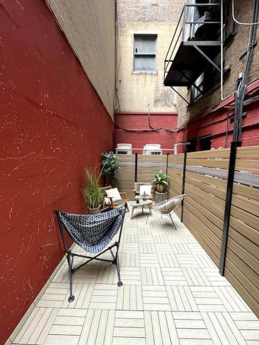 Large Loft Studio At The Mansfield Midtown Apartment