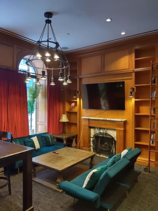 Large Loft Studio At The Mansfield Midtown Apartment *