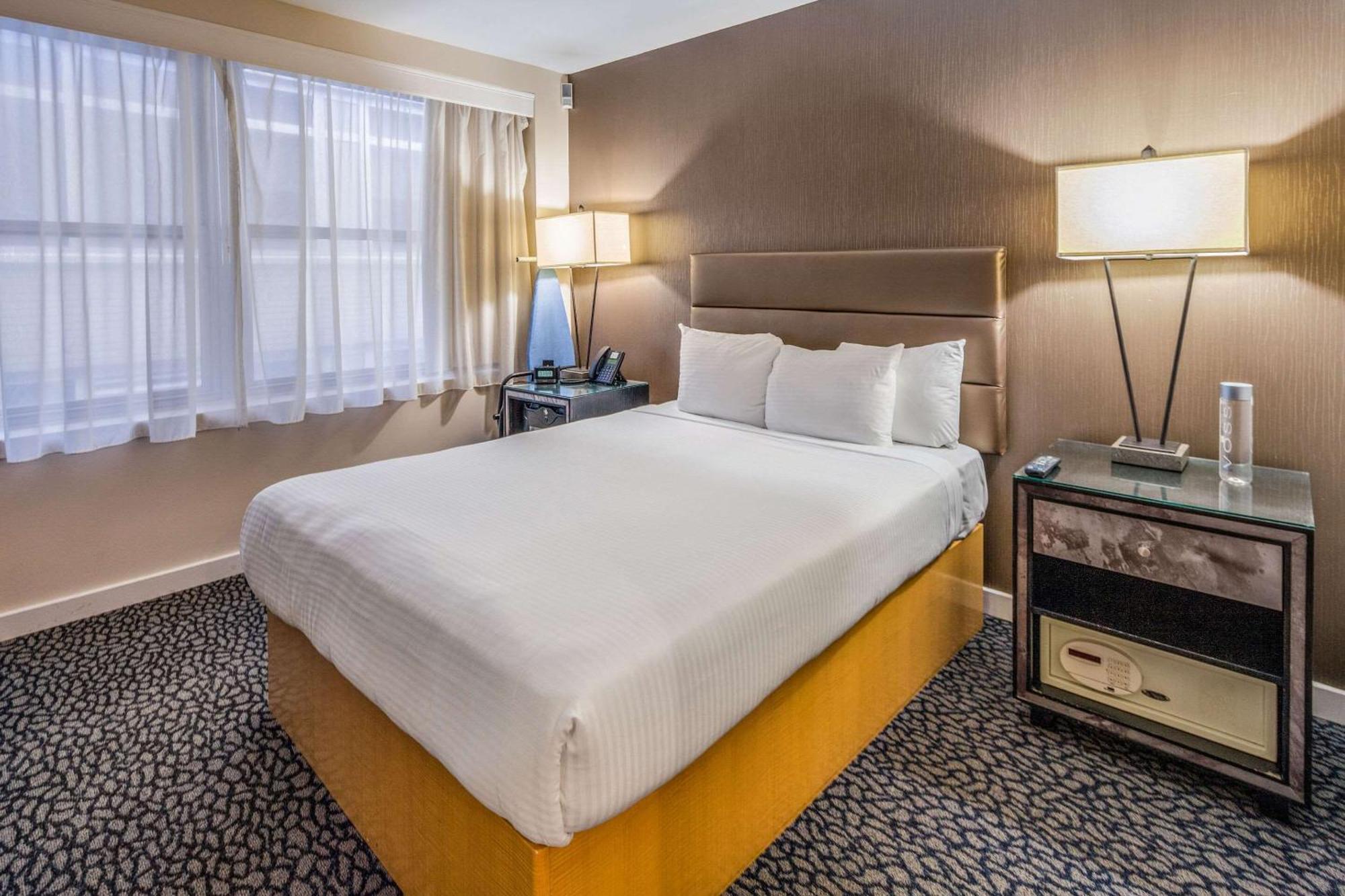 The Historic Blue Angel Lexington Ave, Ascend Collection 3*