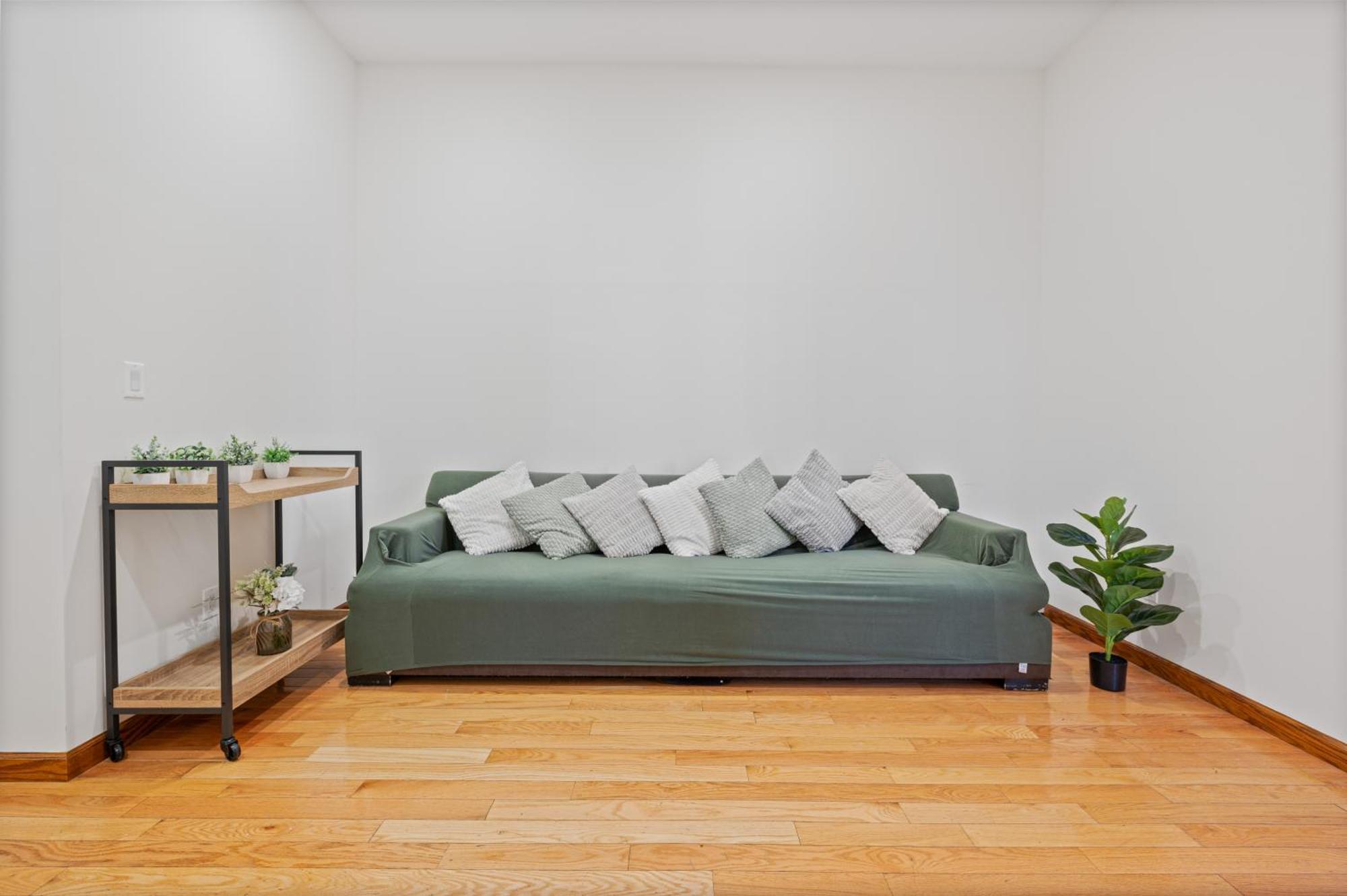 Massive Soho Loft 4 Bedrooms 2 Bath 7 Beds New York