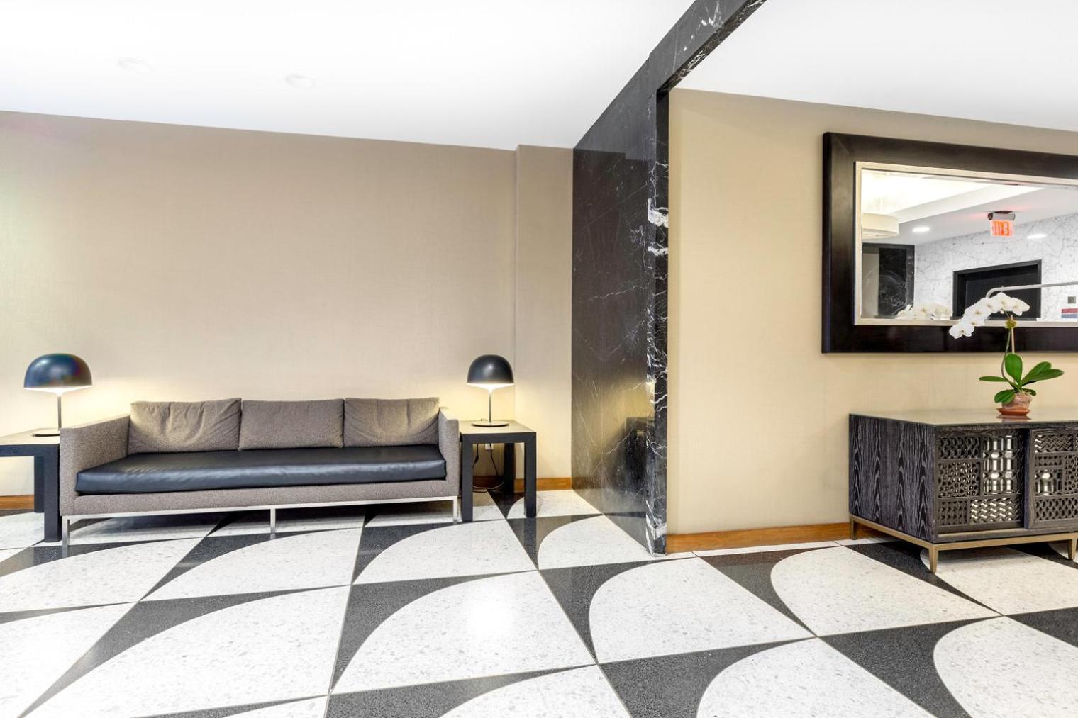 Apartment Ues 1br W Elevator Doorman Nr Park Nyc-1186
