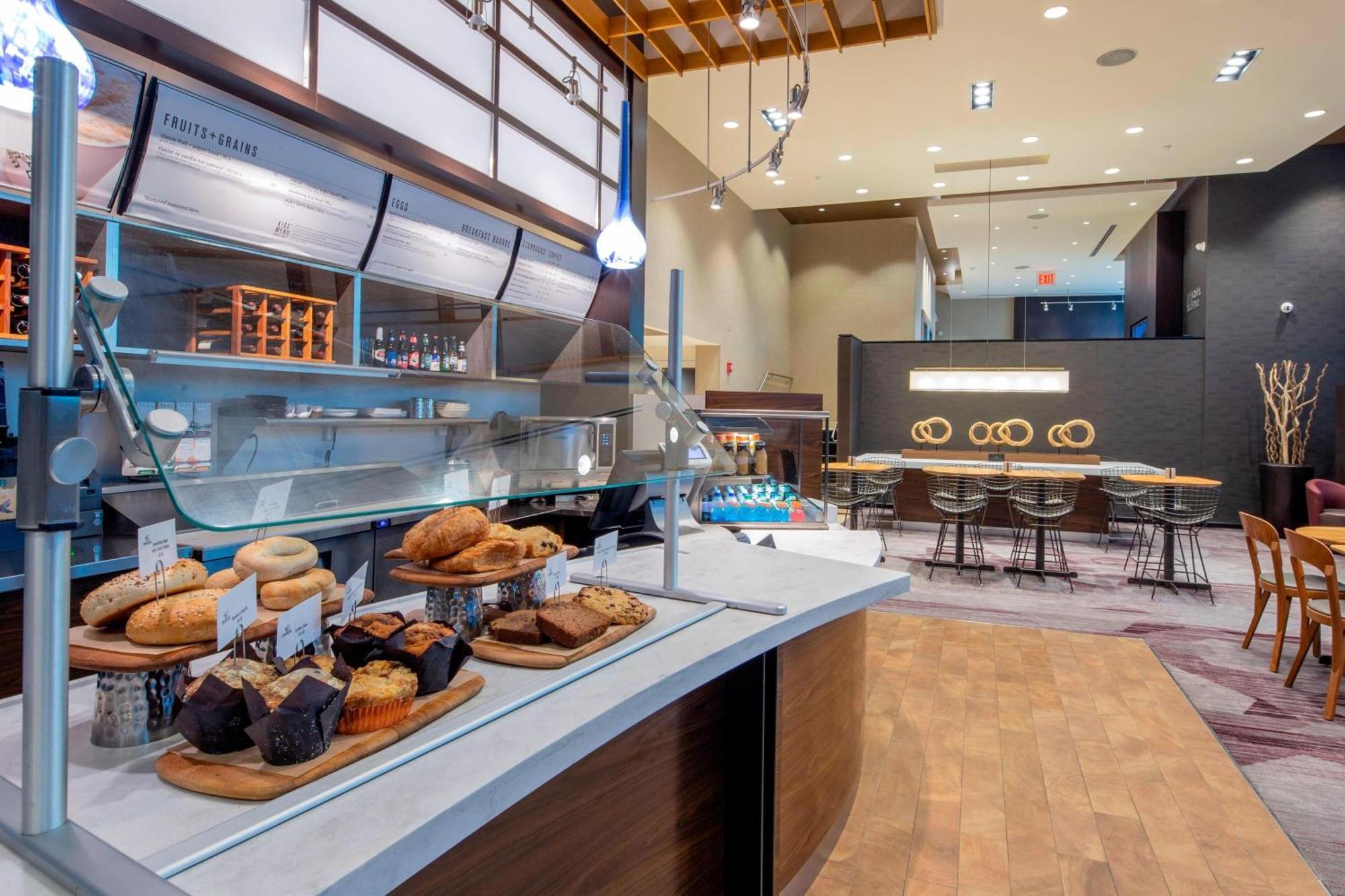 Hotel Courtyard By Marriott Queens/fresh Meadows