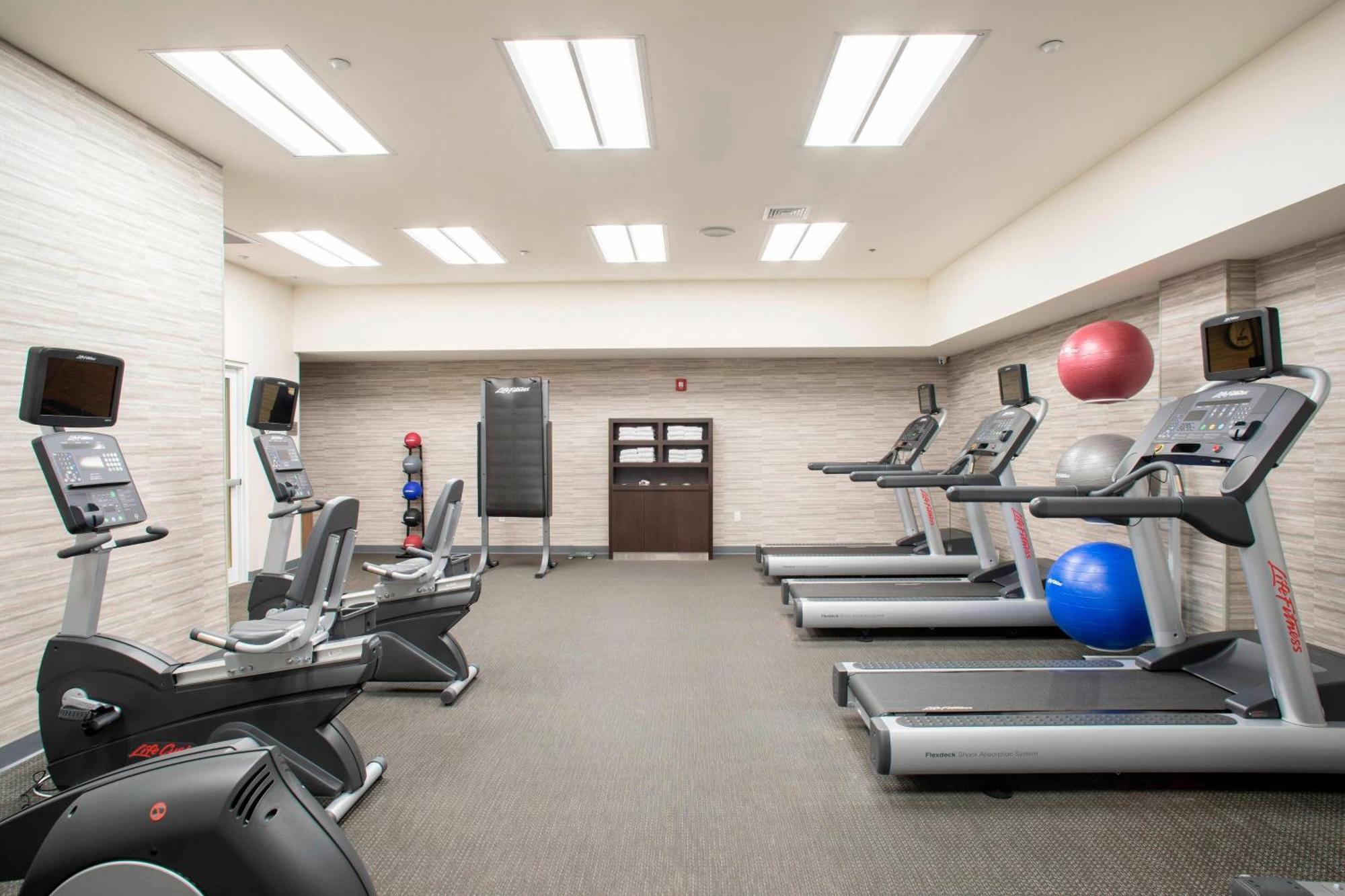 Hotel Courtyard By Marriott Queens/fresh Meadows 3*