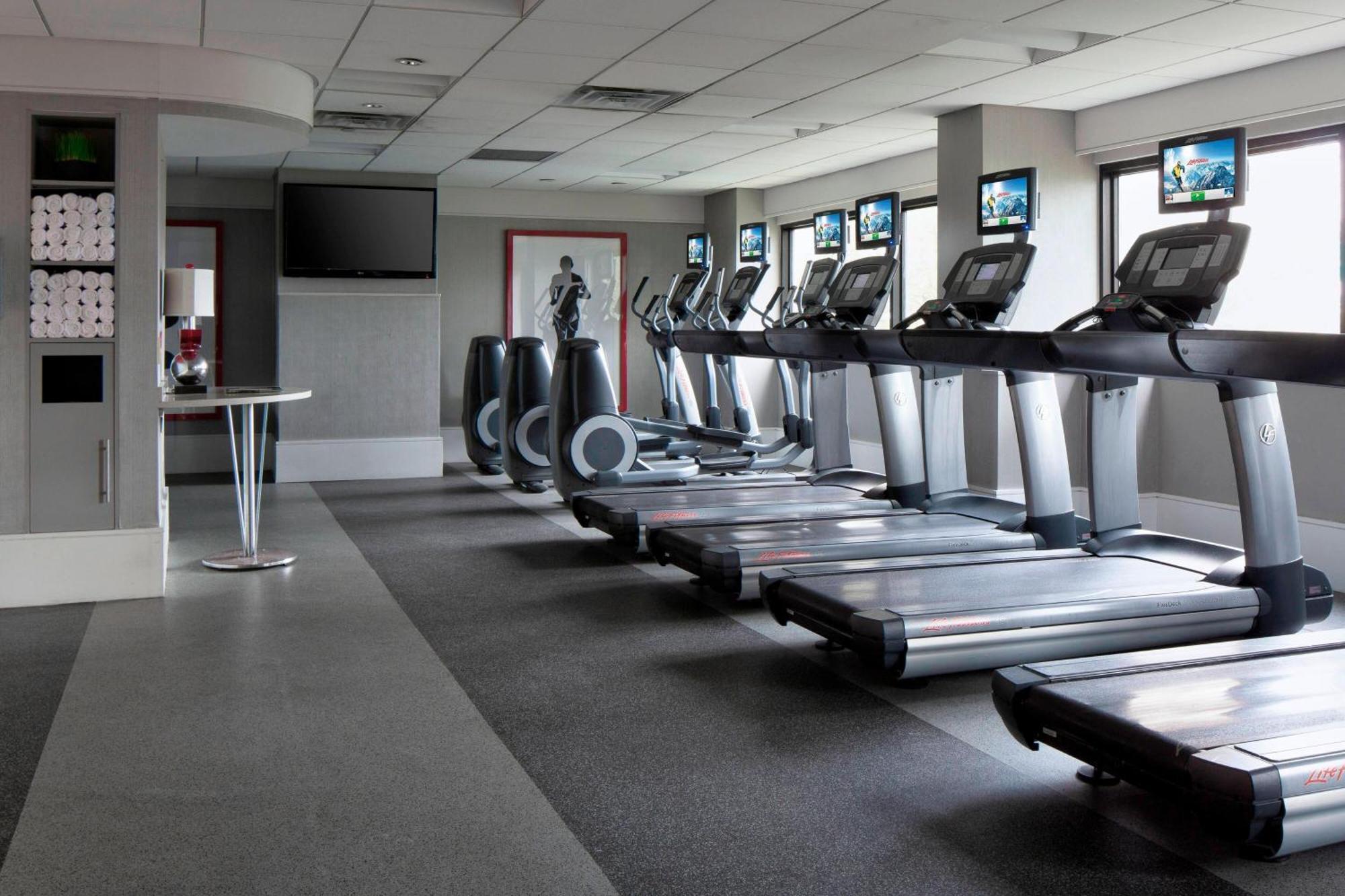 Laguardia Airport Marriott Hotel 4*