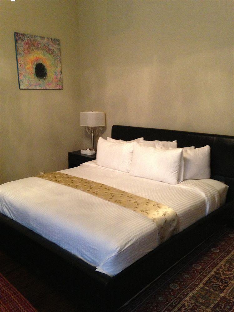 Colonial House 3*