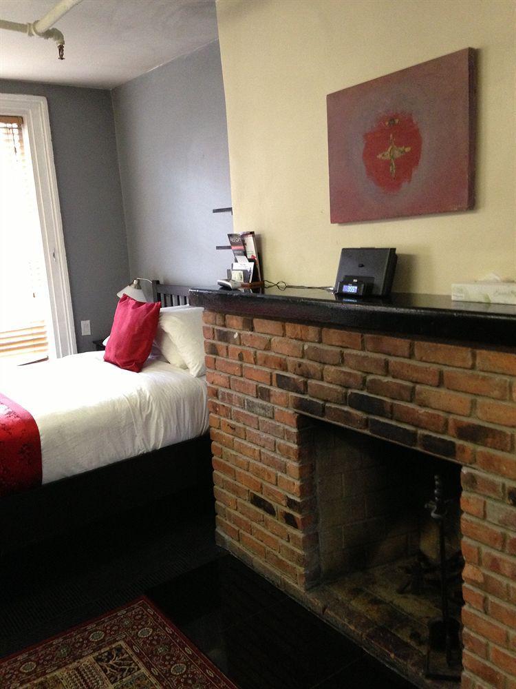 Colonial House 3* New York