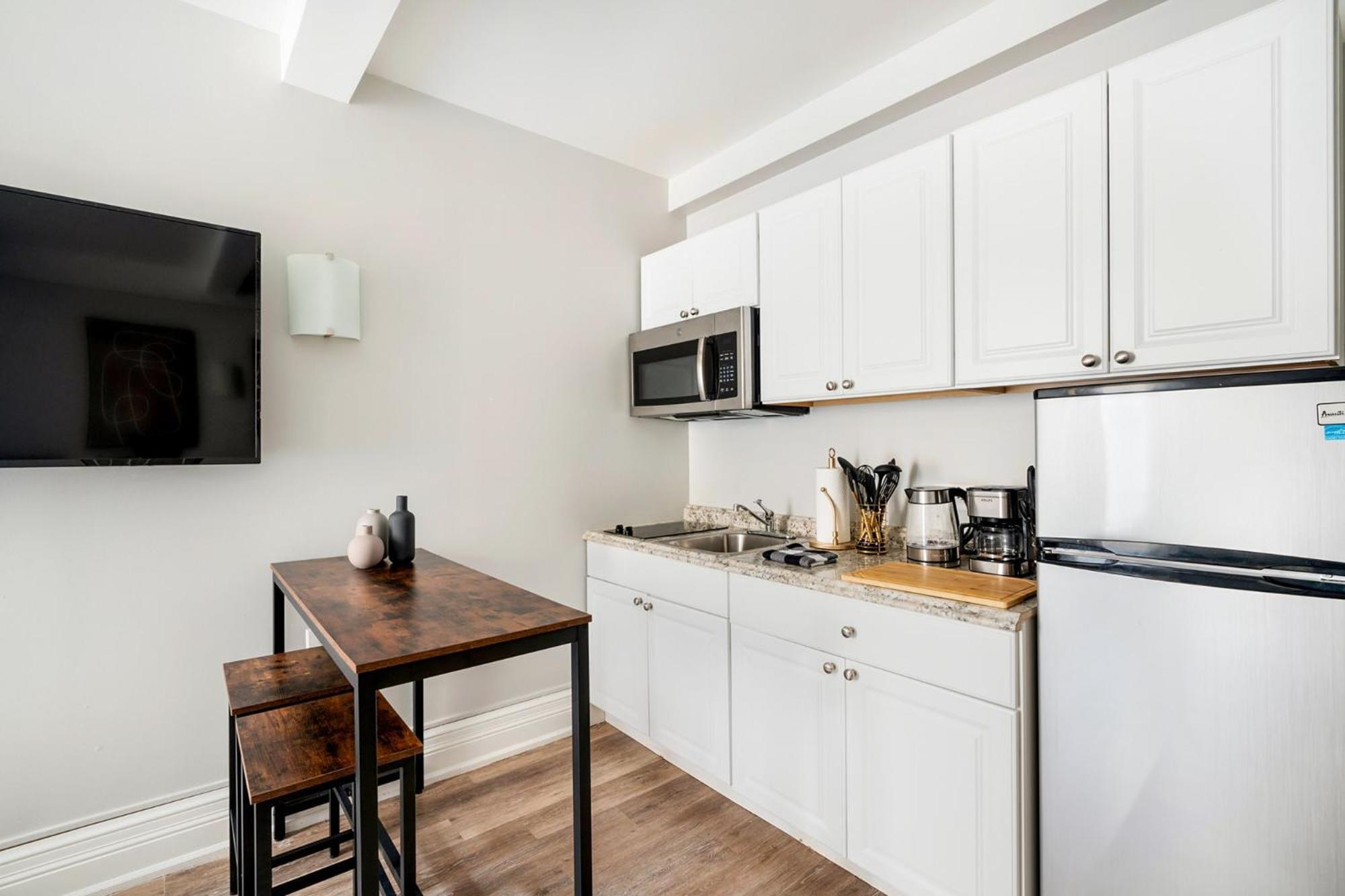 73-410 Luxury 24 Dm New Uws Gym Laundry Apartment New York