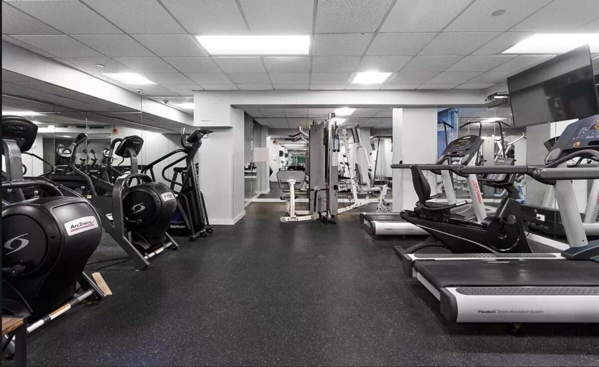 73-1504 Newly Reno Uws Doorman Gym Laundry *