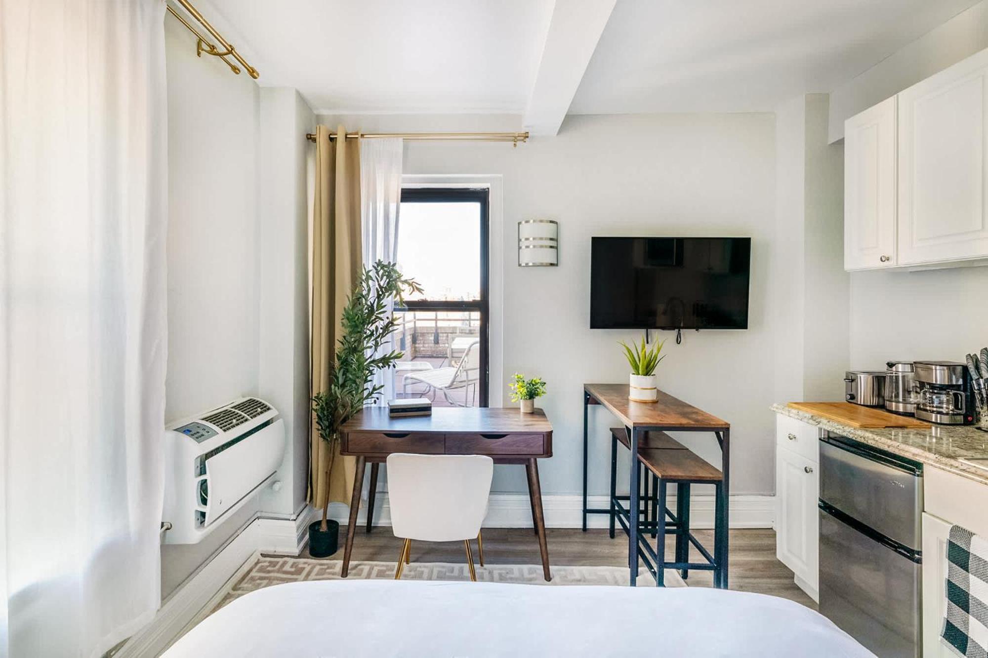Apartment 73-1504 Newly Reno Uws Doorman Gym Laundry New York
