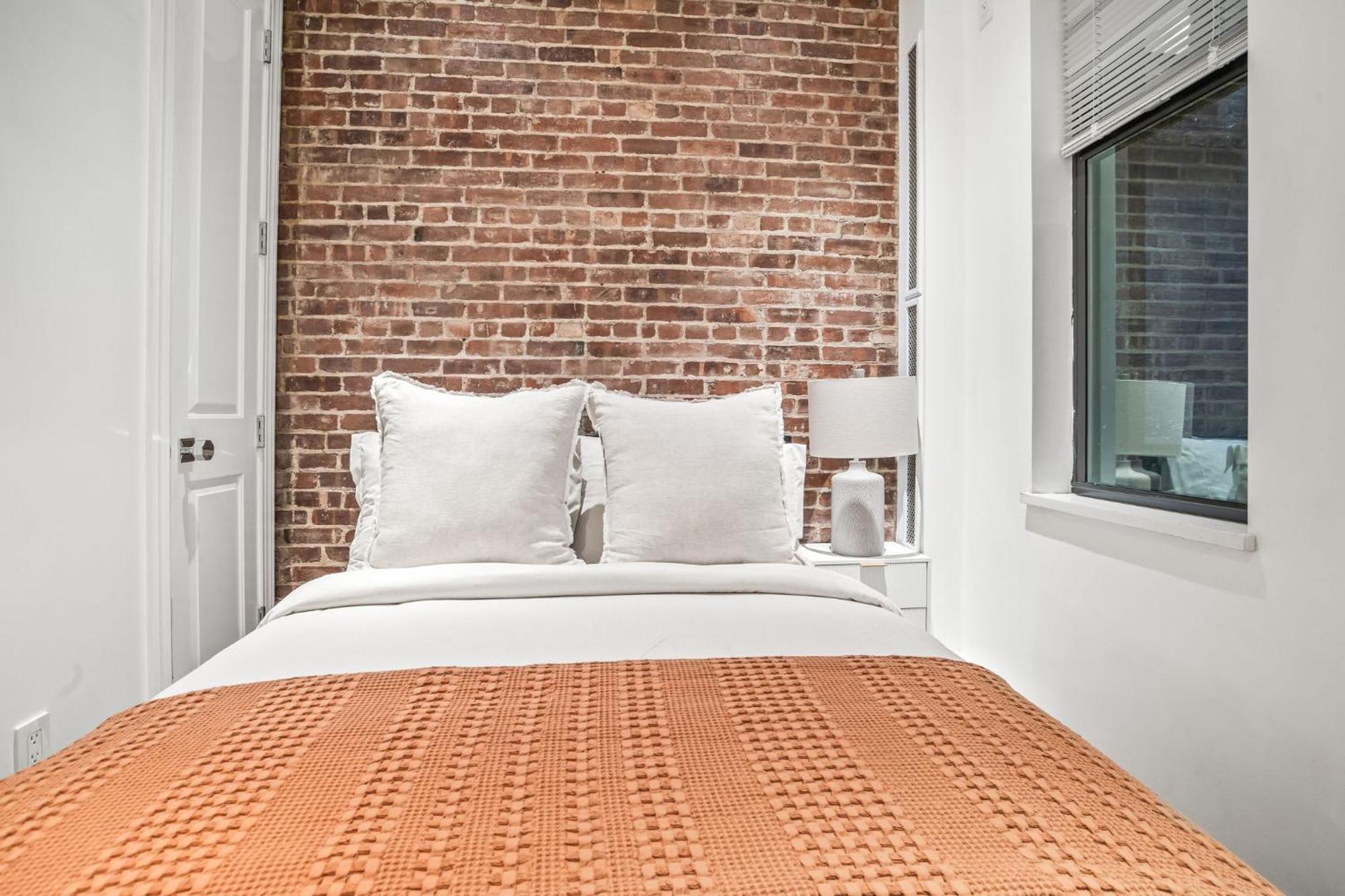 Charming Midtown 3bd 1 Bath Near Times Square & Park Apartment
