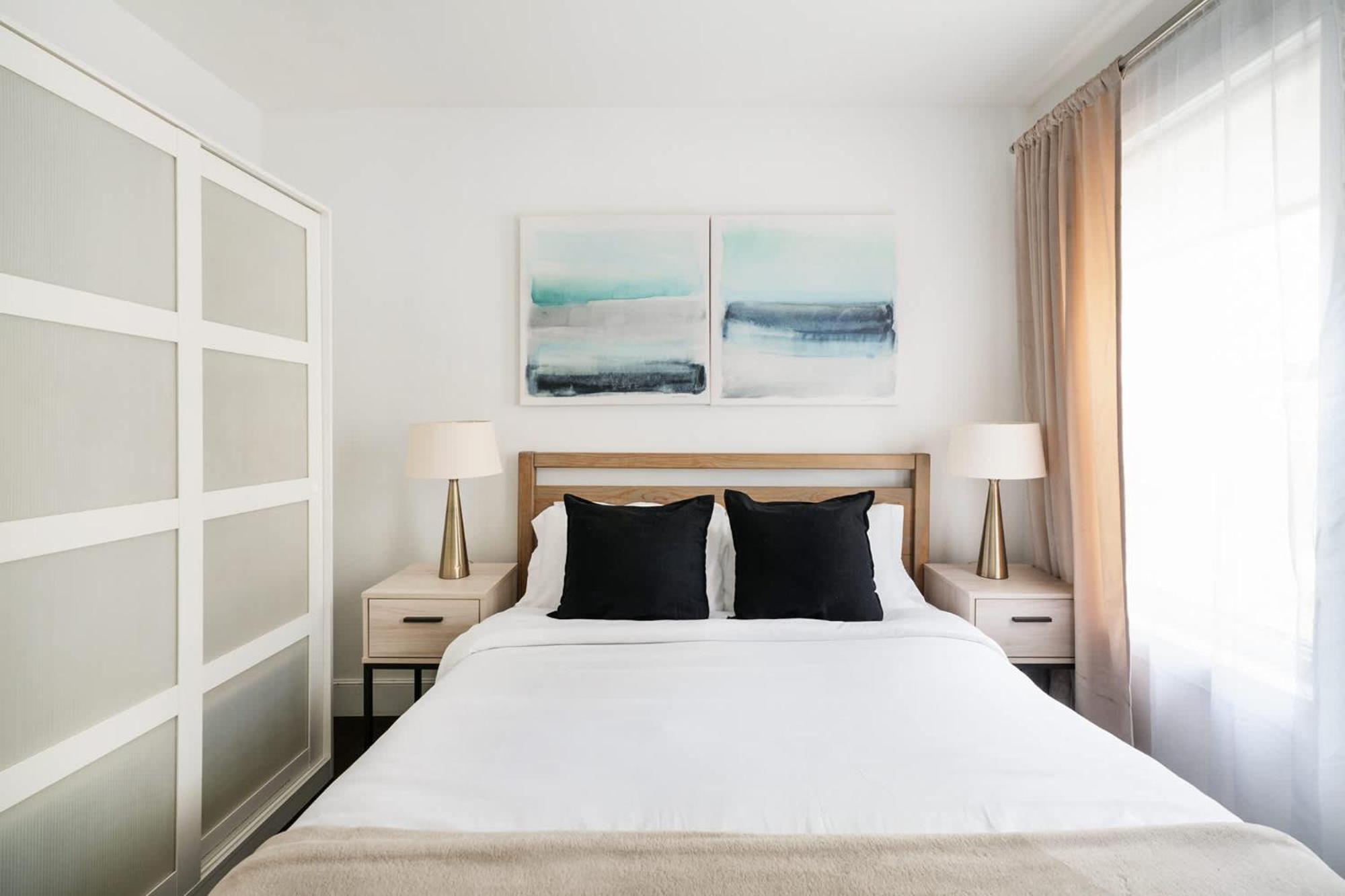 Apartment 39-3 Newly Renovated 3 Bedroom Prime Midtown Sleeps 6 New York
