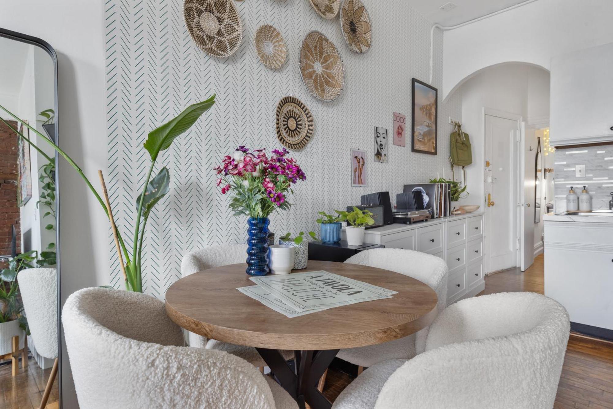 Union Square Sanctuary - Chic One Bedroom Retreat In Downtown Manhattan Apartment