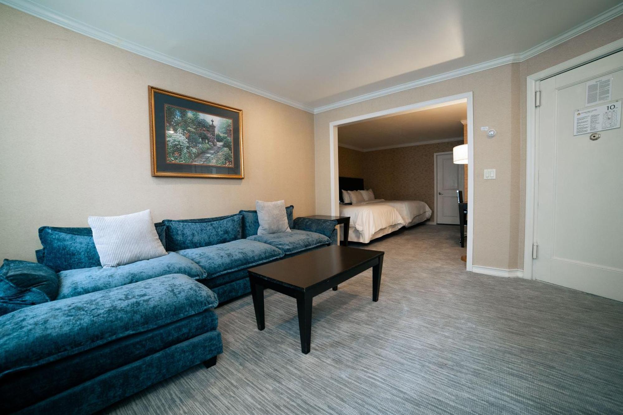 Stanford Hotel 3*