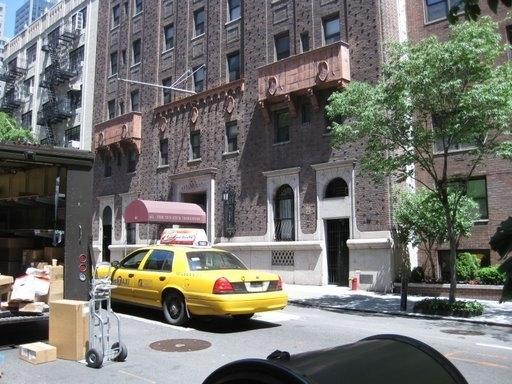 Studio - 39th Street Apartment *