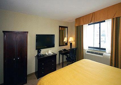 Hotel Quality Jamaica Airtrain 2*