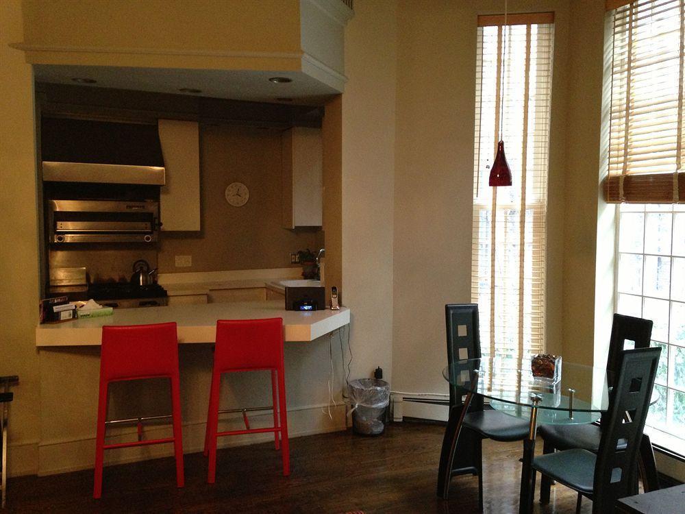 Colonial House 3* New York