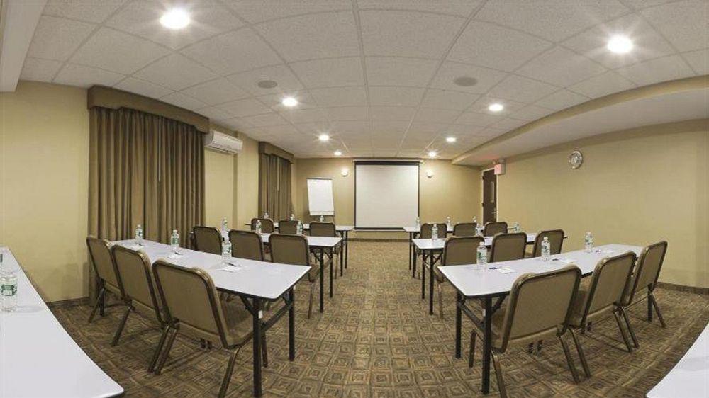 Express Staten Island West, An Ihg Hotel 3*