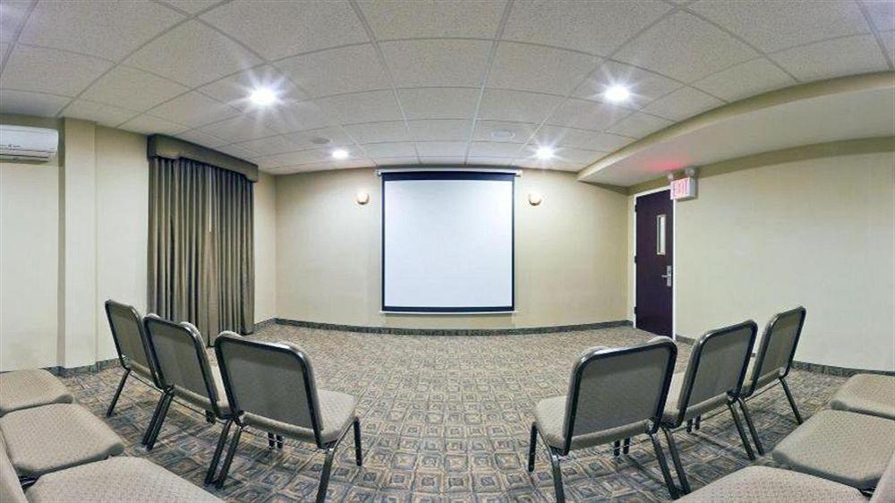 Express Staten Island West, An Ihg 3*