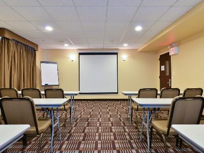 Express Staten Island West, An Ihg Hotel New York