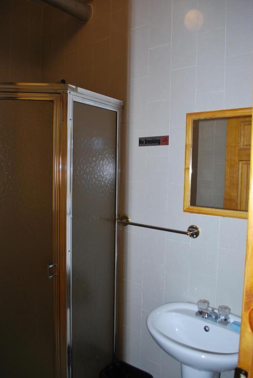 Bowery Grand Hostel