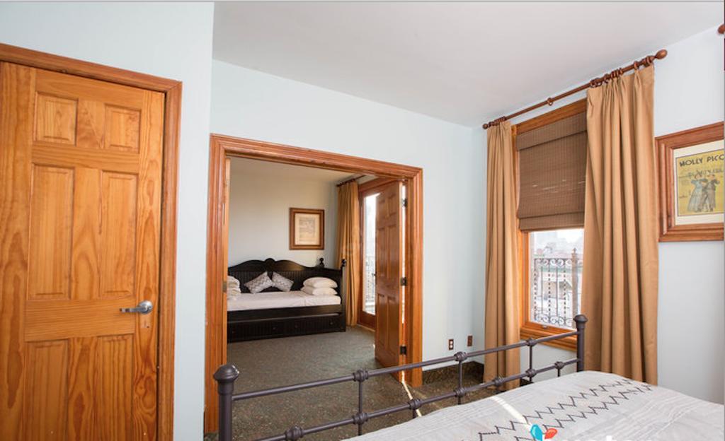 The Historic Blue Moon - Nyc 4*