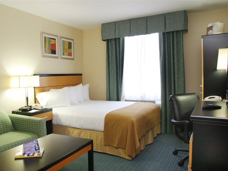 Hotel Express Kennedy Airport, An Ihg