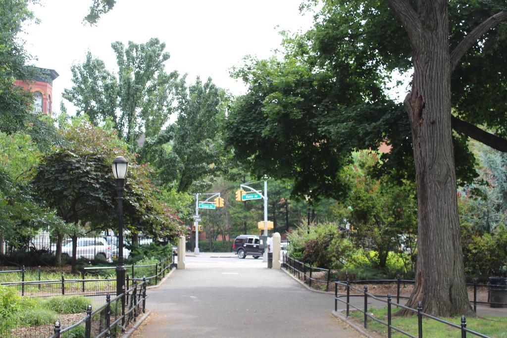 The Quincy Guest house New York
