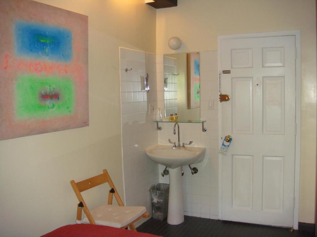 Bed & Breakfast Colonial House New York