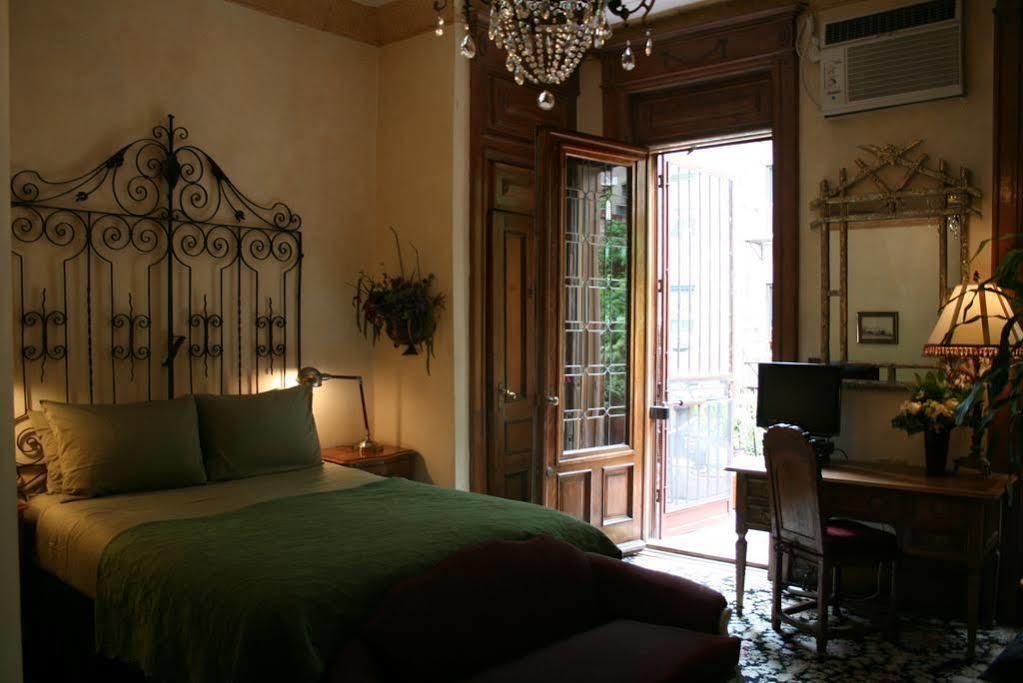 Guest house City New York
