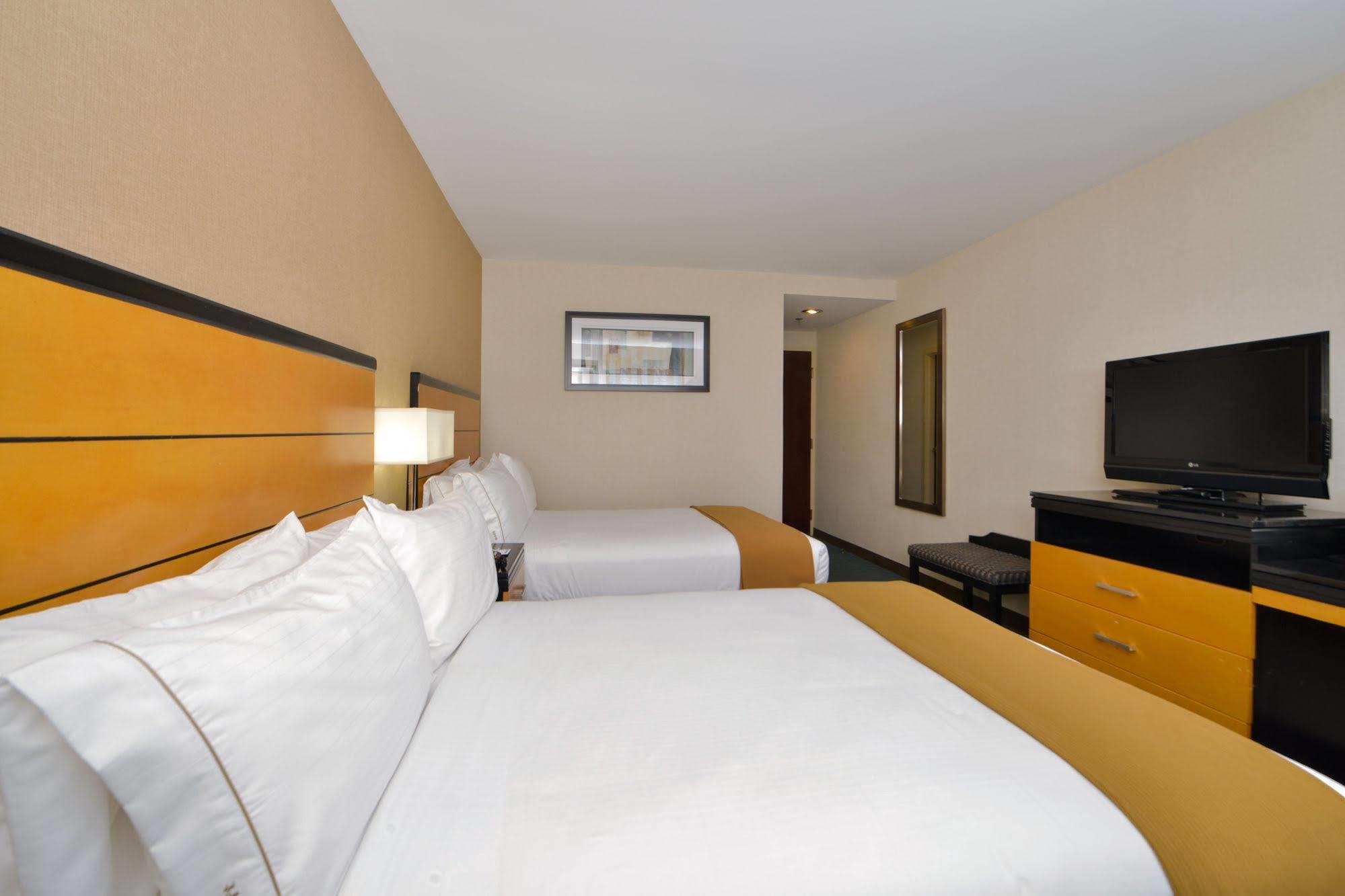 Hotel Express Kennedy Airport, An Ihg