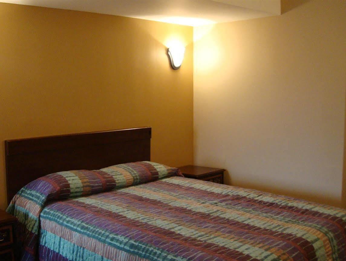 Hotel Oasis In Brooklyn 2*