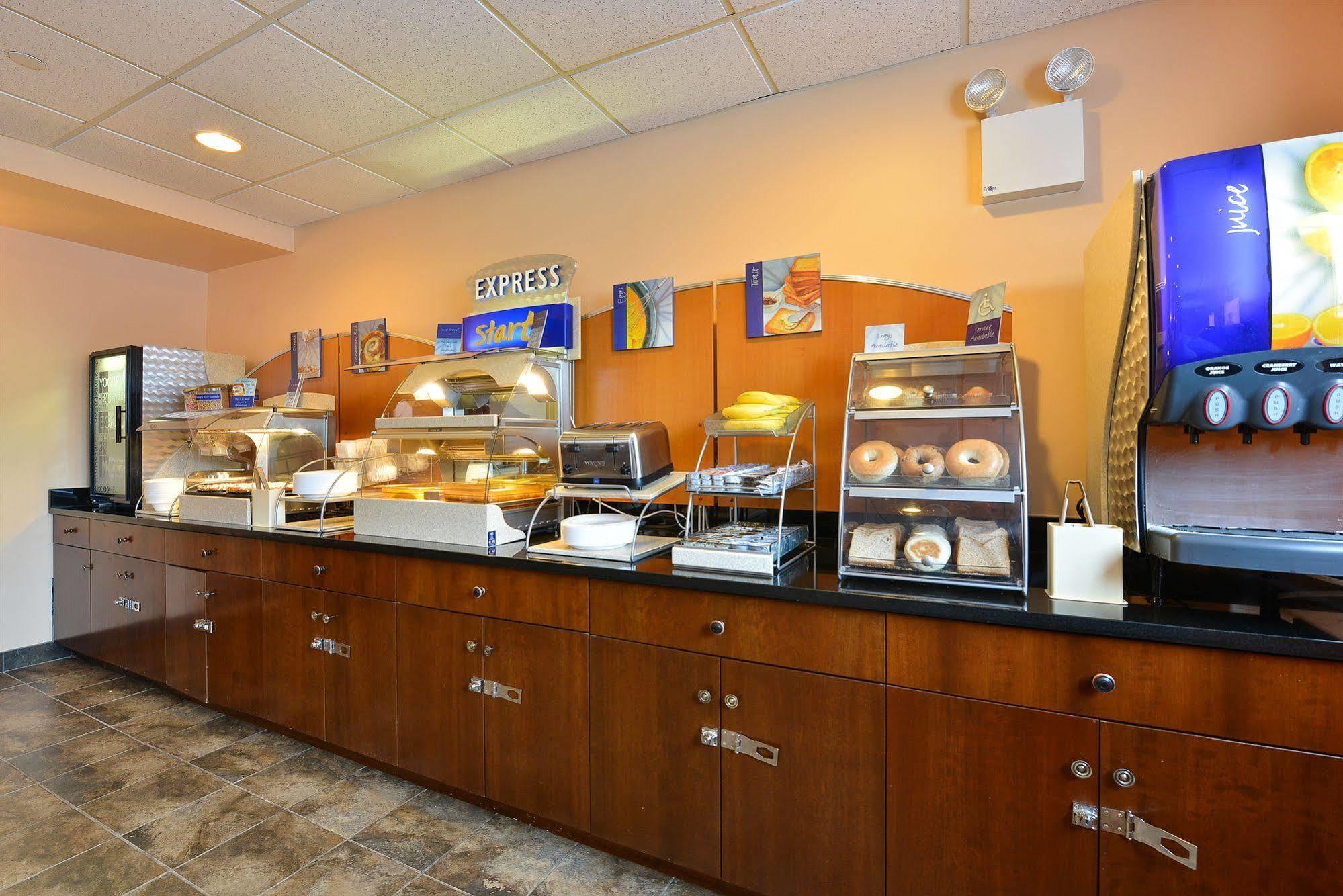 Hotel Express Staten Island West, An Ihg New York