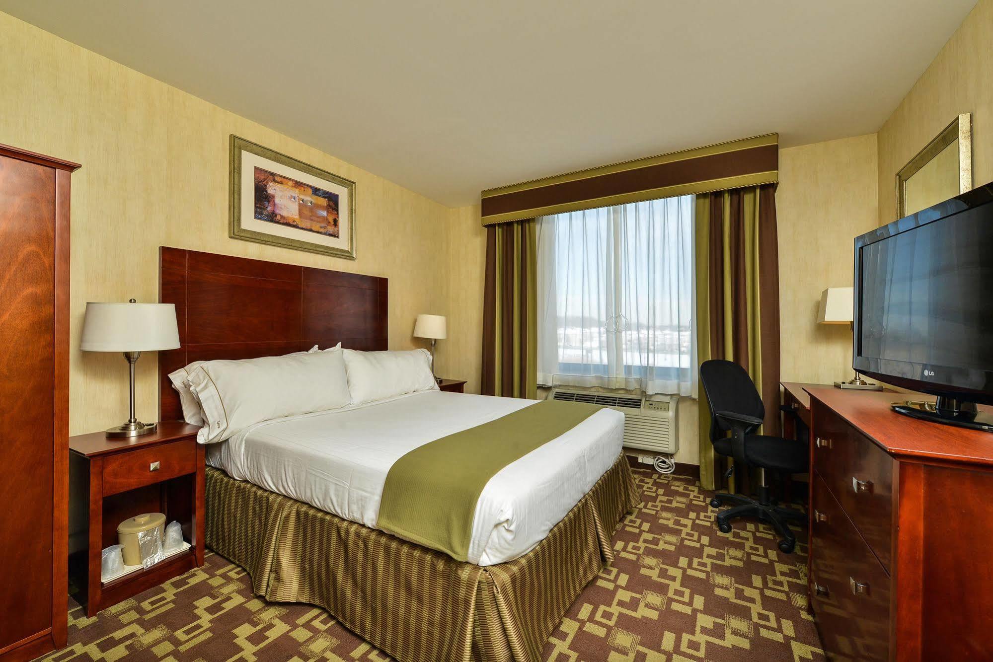 Express Staten Island West, An Ihg 3*